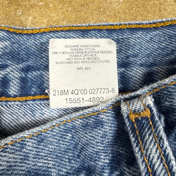 Vintage Levi's 550 Women's Jeans Size 12M Medium Wash Relaxed Fit Tapered Leg 00 - Picture 8 of 12